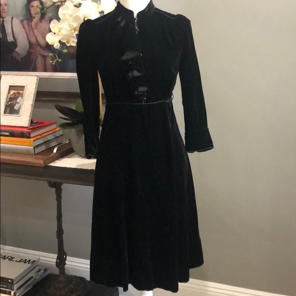 Marc Jacobs Dresses & Skirts - Marc Jacobs Velvet Ruffle Button Front Midi Dress